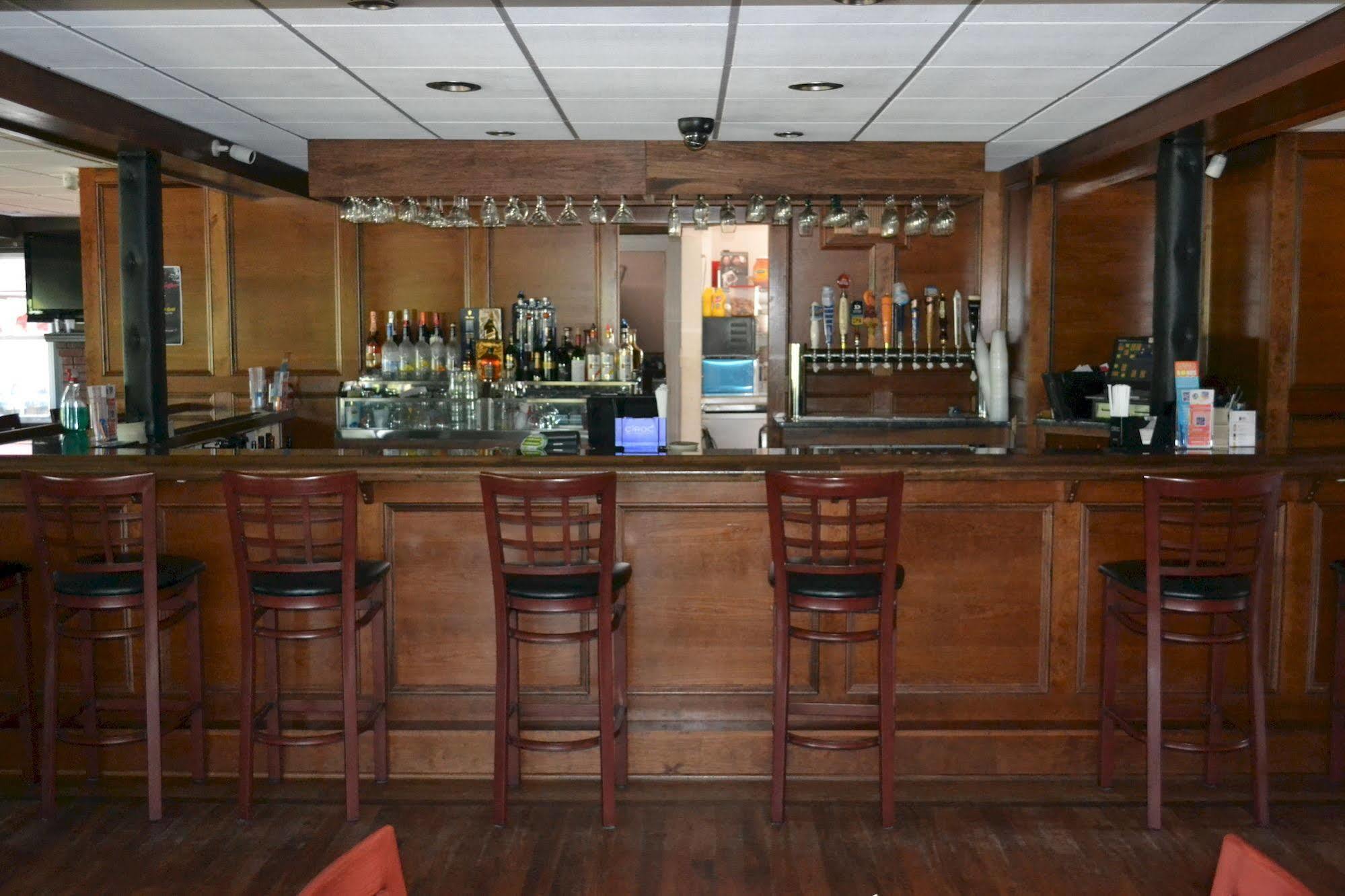 Latham Inn Εξωτερικό φωτογραφία