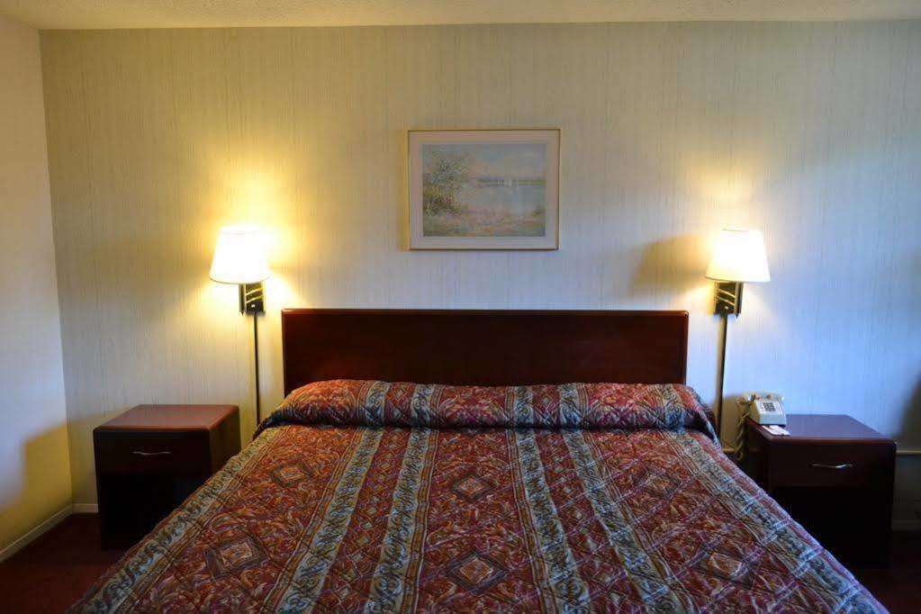Latham Inn Εξωτερικό φωτογραφία